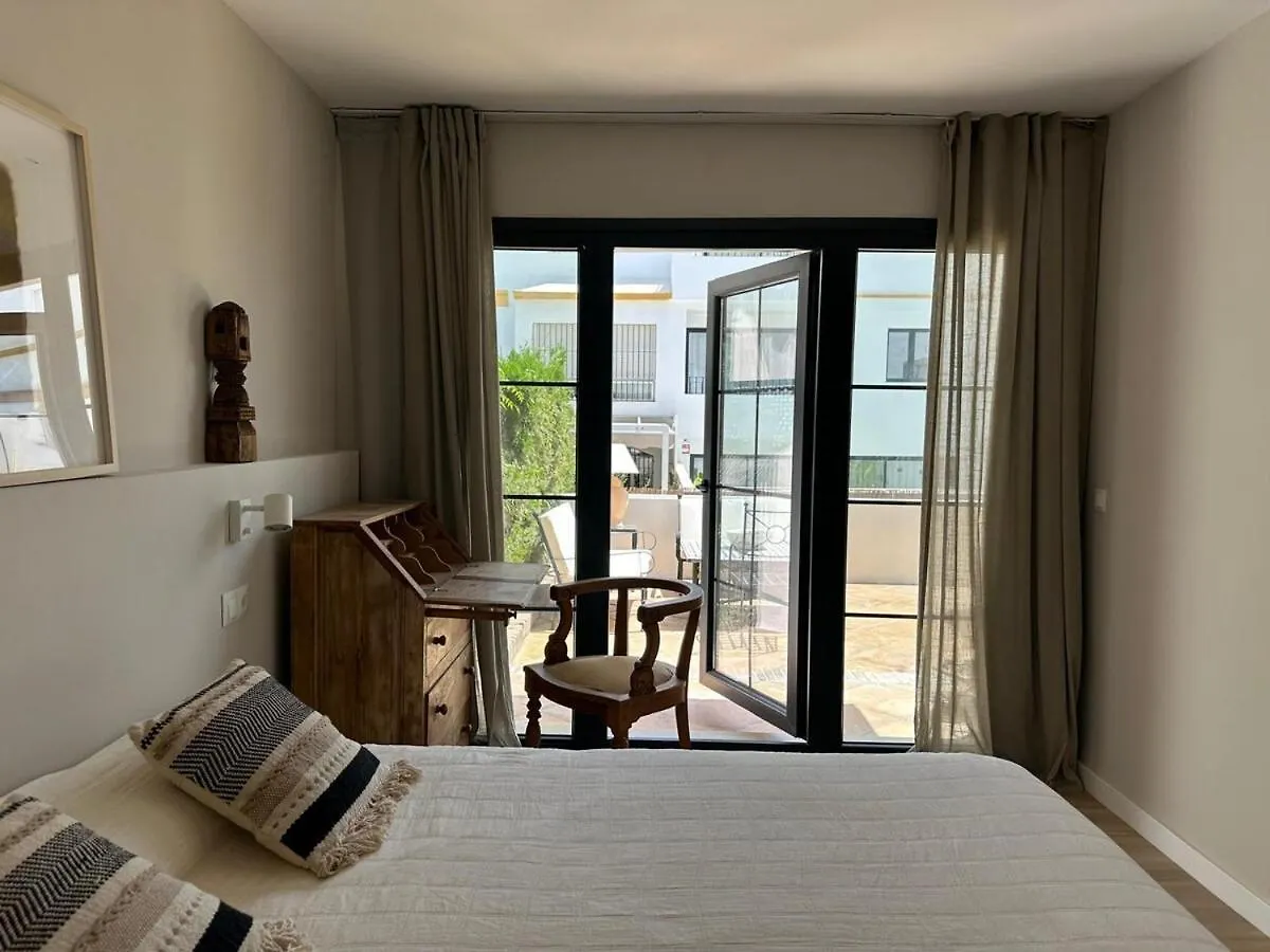 公寓 A Bright Townhouse In The Marbellamar Residential Development
