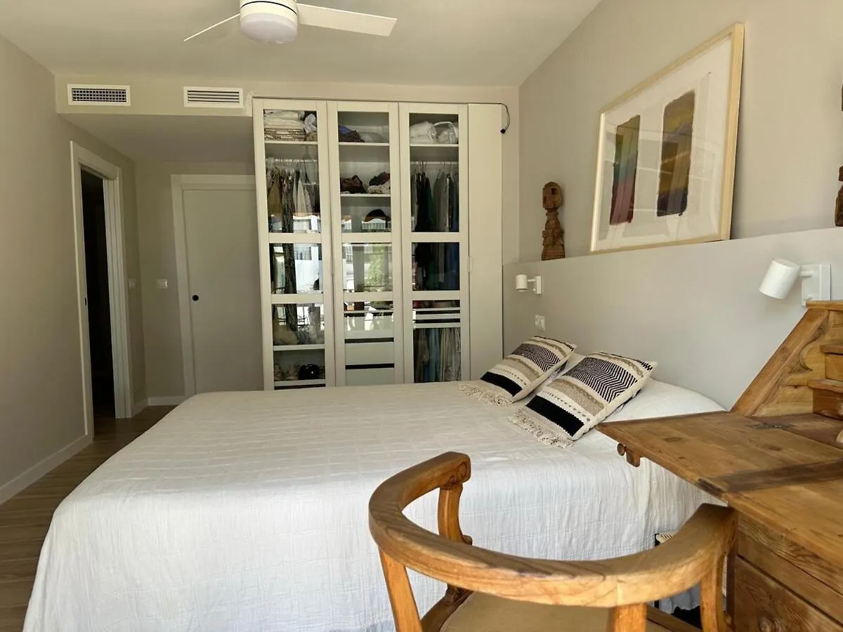 公寓 A Bright Townhouse In The Marbellamar Residential Development 西班牙