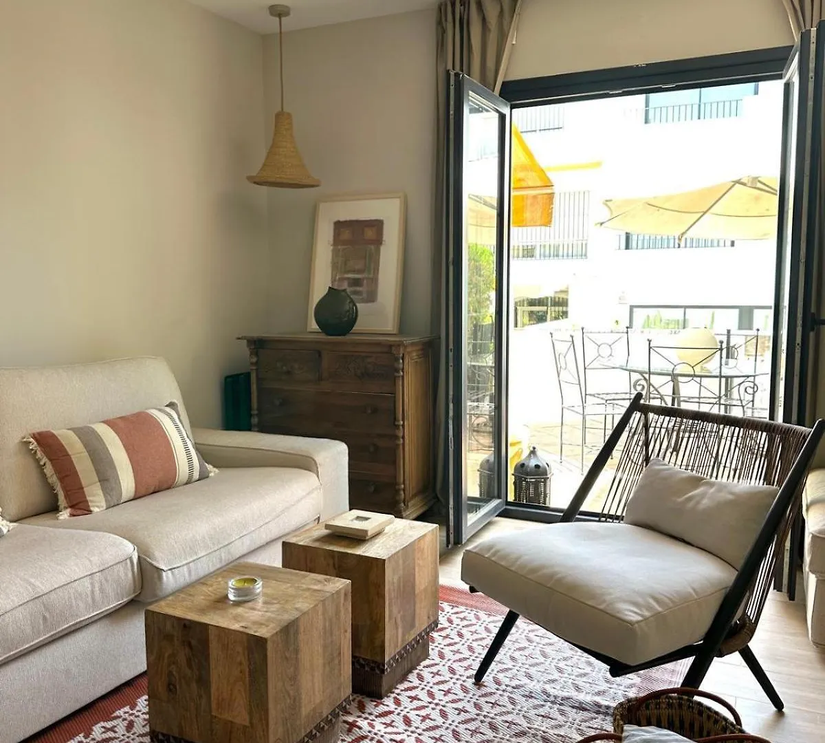 Διαμέρισμα A Bright Townhouse In The Marbellamar Residential Development
